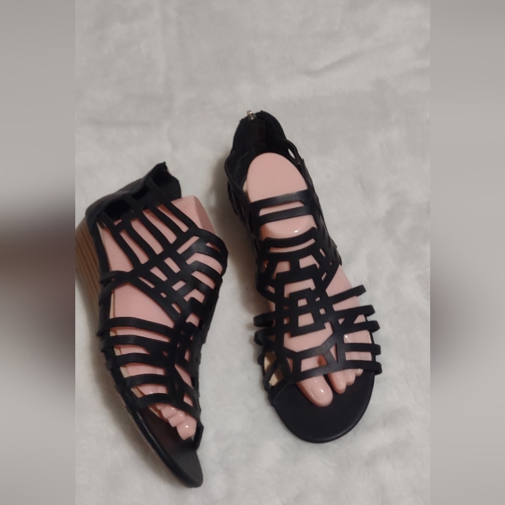 Liz Claiborne Black and Pink Gladiator Sandals